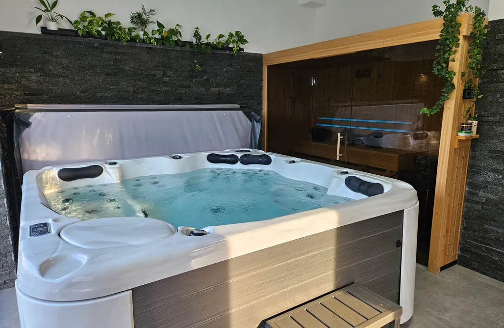 Jezioro Rożnowskie Noclegi Domek z jacuzzi Cztery Pory Roku 3