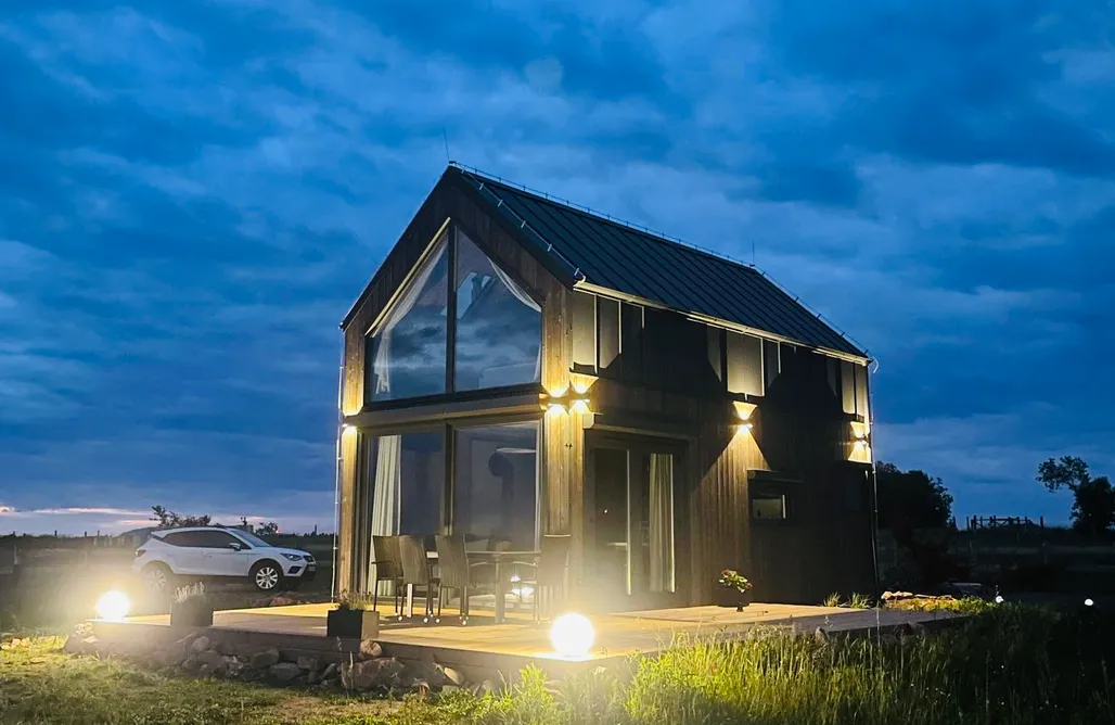 Domki z widokiem na Sowę AlohaCamp