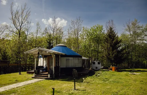 Zdjęcie obiektu Slow Flow Glamp - jurta z sauną, basenem i jacuzzi