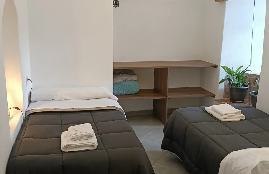 AlohaCamp La Madriguera Eco Caves 3  4