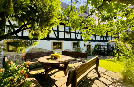 Zdjęcie obiektu Historyczny Domek z Sauną, Pubem i Tarasem nad Rzeką