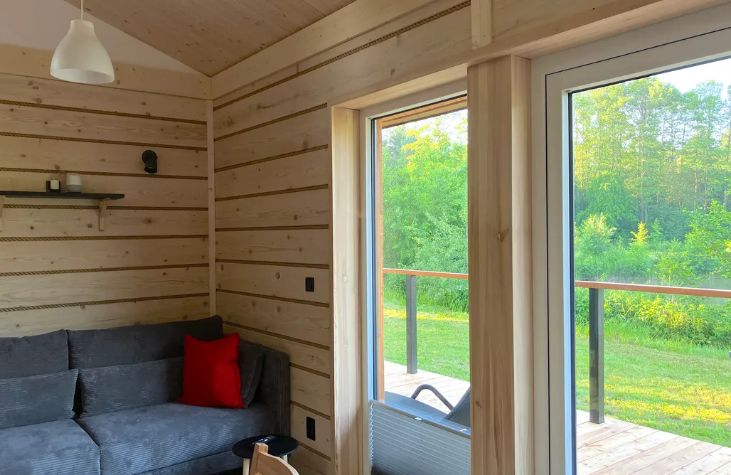 AlohaCamp Domek 2os nad stawem z widokiem na las, jedyny na działce, kominek, klimatyzacja 1