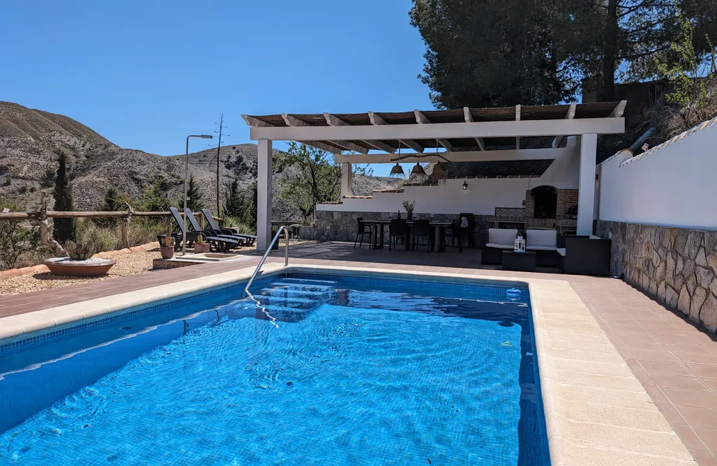 Alojamiento en Laroya Cortijo Claudia  2