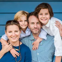 Justyna gospodarz Bird Lodge - 70 m od jeziora (do 6 osób), Sauna, Balia