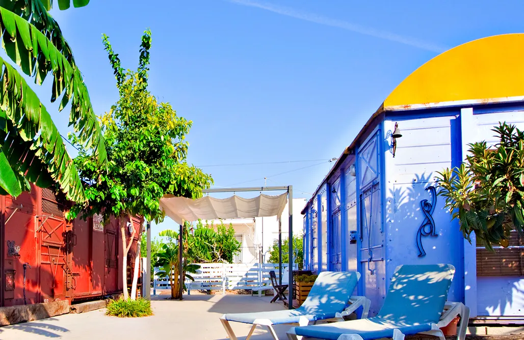 AlohaCamp accommodation  Alojamiento Vagón Rural 01 4