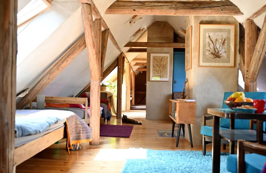 hebergement AlohaCamp Dom Rzeźbiarza w Gaju 1