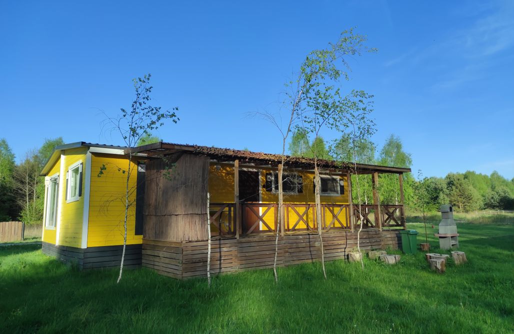 AlohaCamp accommodation Domek letniskowy żółty - całoroczny 2