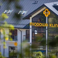 Miodowa gospodarz Miodowa Klinika