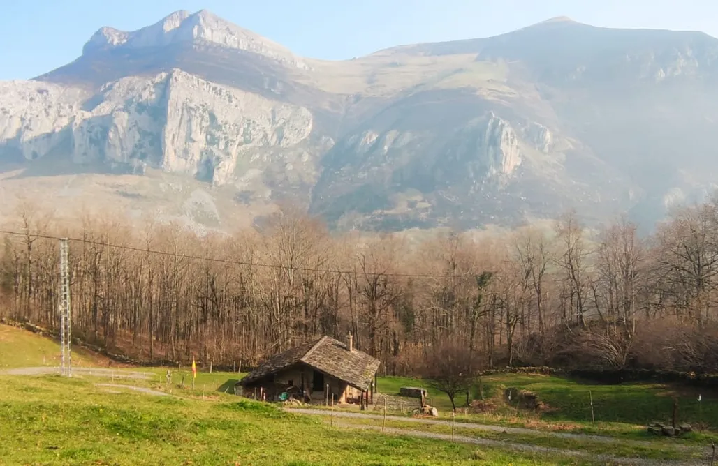 alojamientos AlohaCamp Cabaña Pasiega , La Reina del Paraíso 5