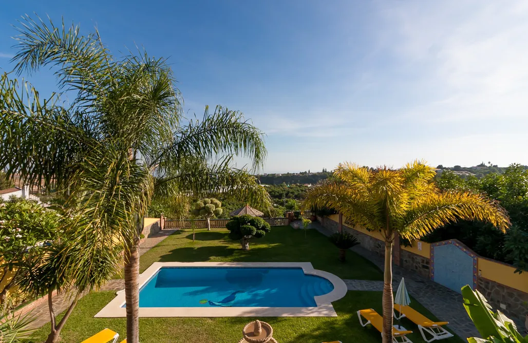 AlohaCamp accommodation Villa Andrea Sol Nerja 5