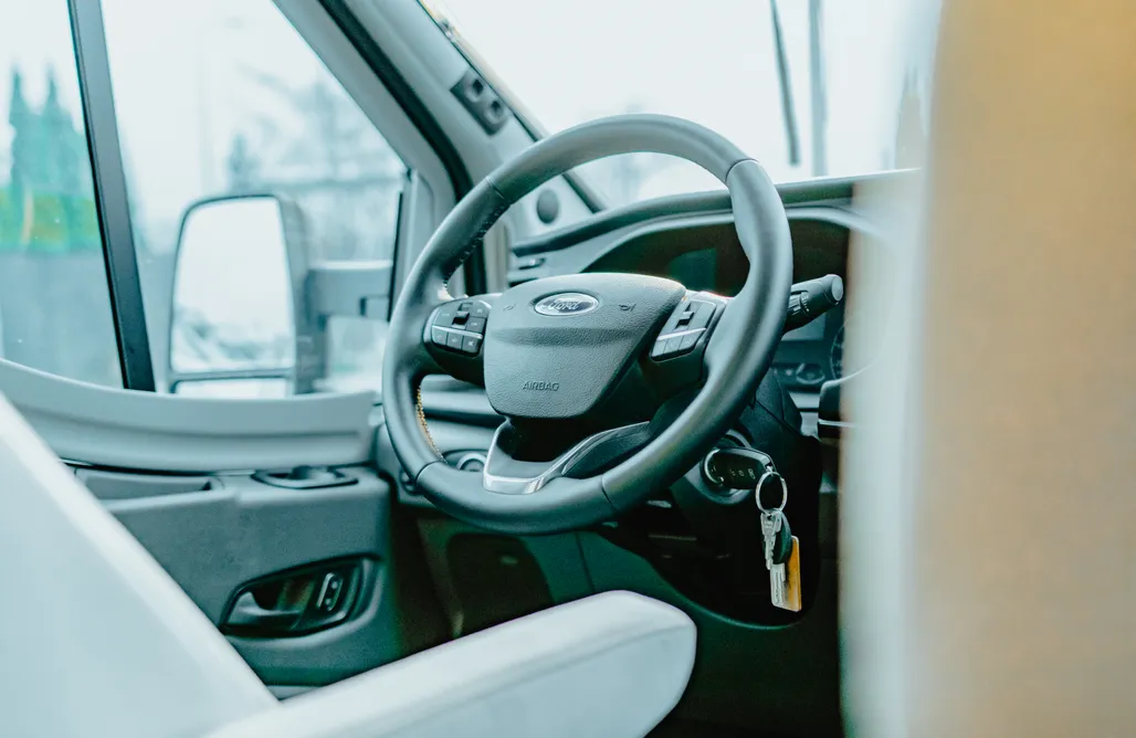 noclegi AlohaCamp Camper półintegra - Apartament na kołach (4 os.) 1