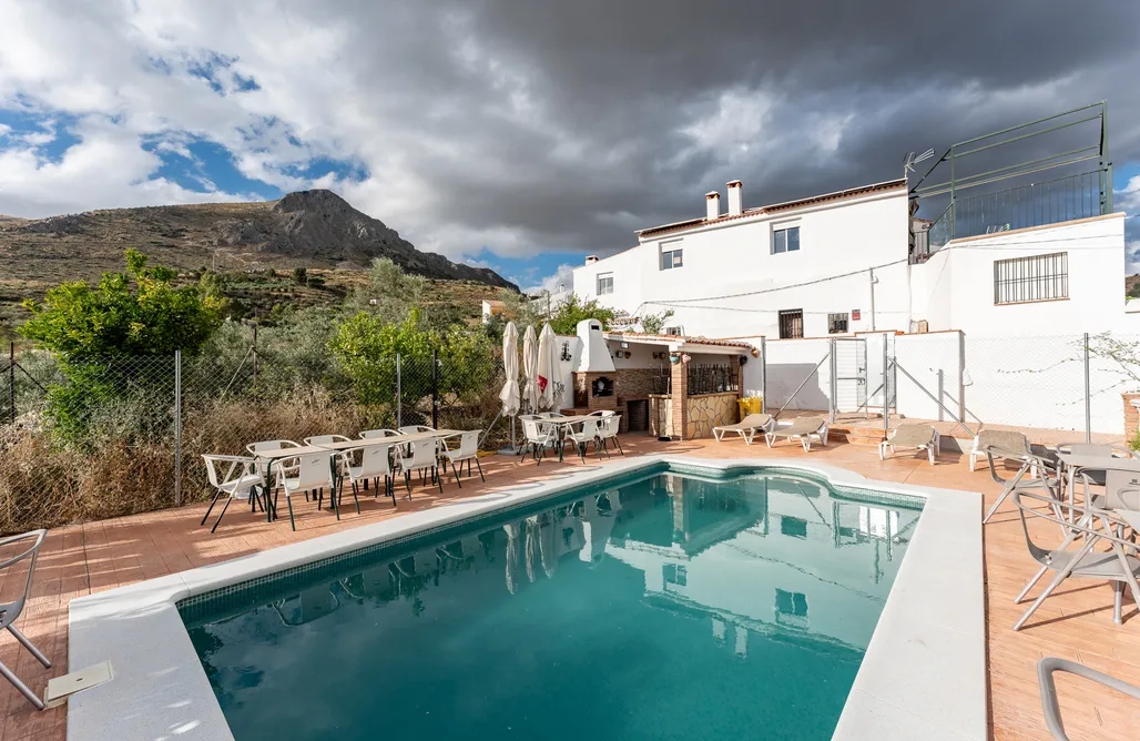 alojamientos AlohaCamp MalagaSuite Cortijo Rural Alcaucín 4