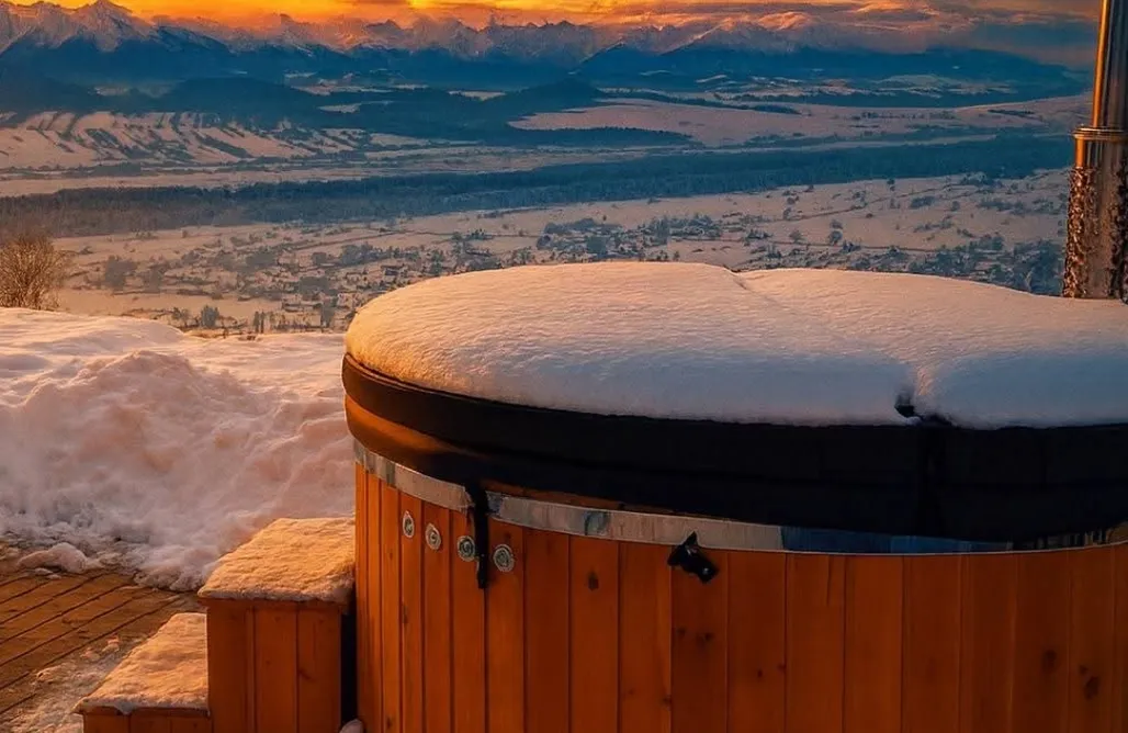 Chaty u taty z Jacuzzi  AlohaCamp