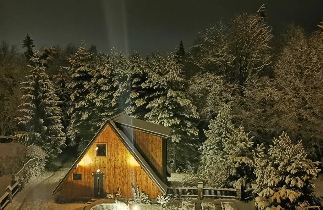 noclegi AlohaCamp Szałas na skraju sosnowego lasu 5