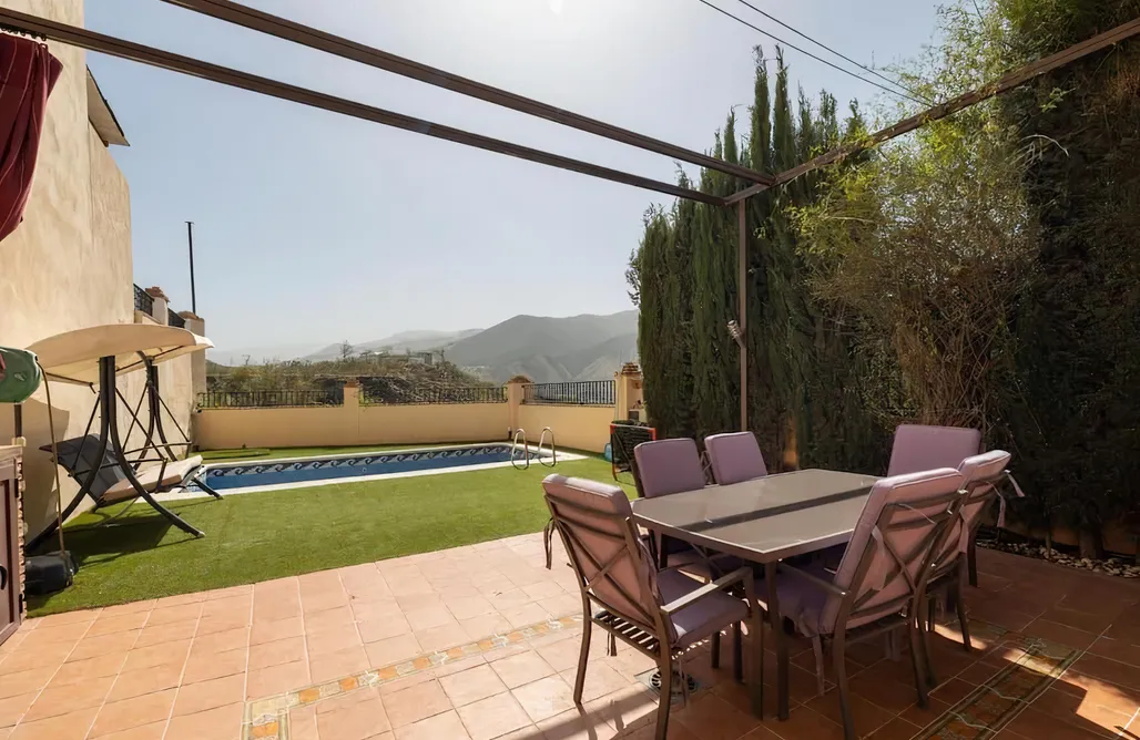 AlohaCamp accommodation Refugio de Ensueño 5