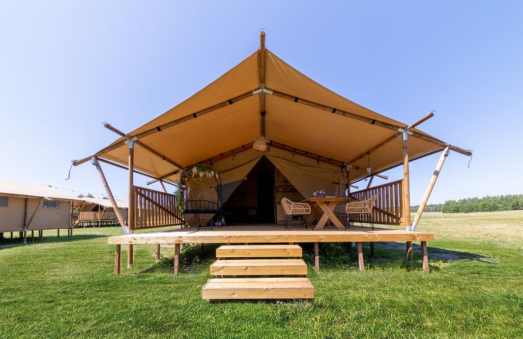 liva-park-glamp-niezwyk-y-glamping-glimy