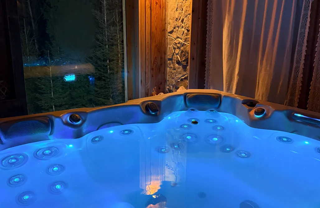 noclegi AlohaCamp Oskarówka domek na odludziu z kominkiem, jacuuzi i sauną  4