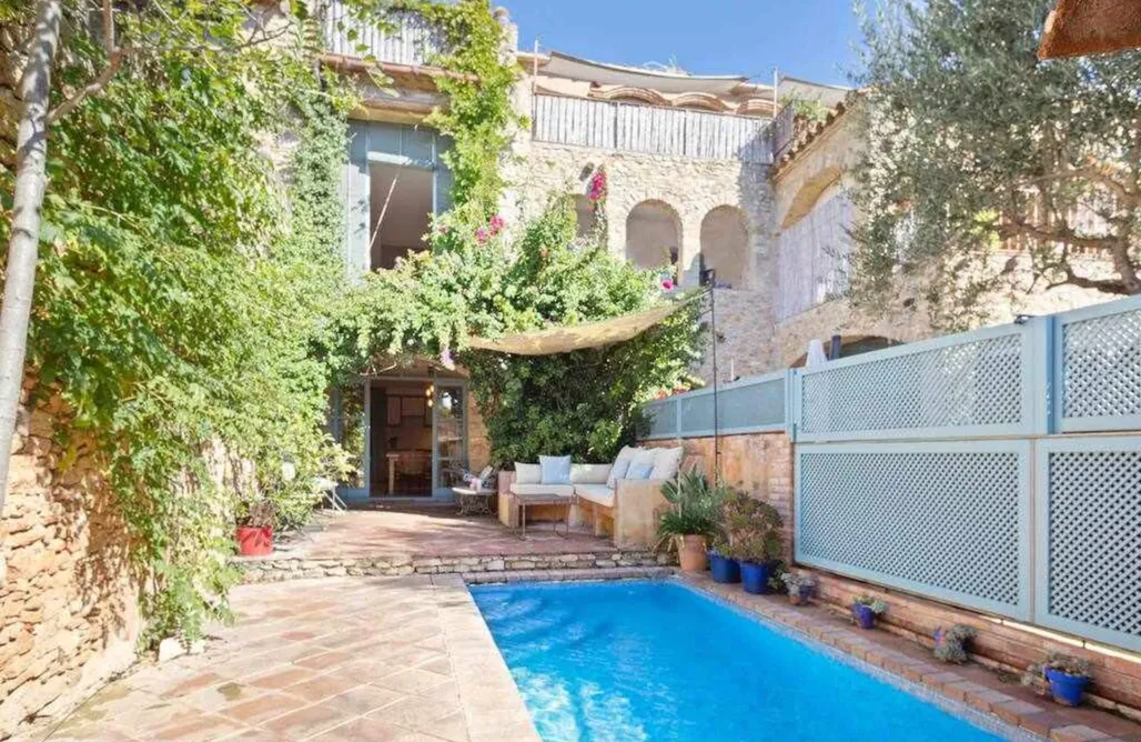 Encantadora Casa en Peratallada AlohaCamp