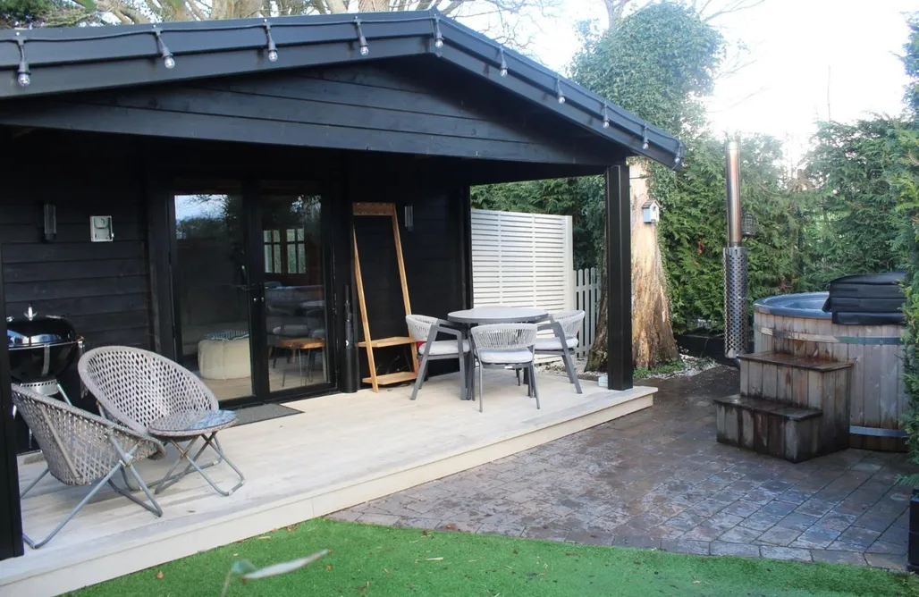 Caban Y Tan Dderwen  AlohaCamp