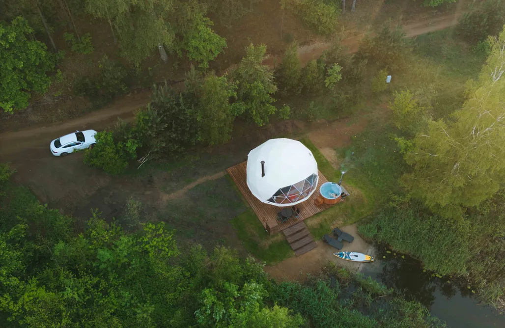 Location Vacances Siedlisko Rogówko: Glamp Nad Brzegiem Jeziora z Prywatną Plażą 1
