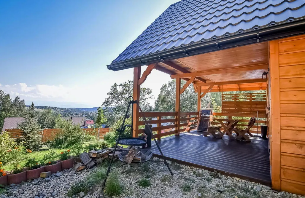 Krynica-Zdrój noclegi z wyżywieniem i basenem Domek na Groniku 1