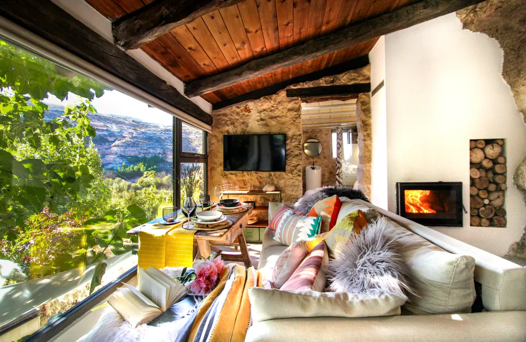 In The Mountains XUQ Lomas de Rovira: The Cave Suites 3