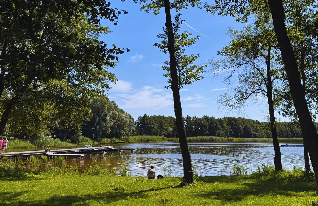 AlohaCamp accommodation Porzeczkowa Settlement | Year-round Houses with Garden and Jacuzzi by the Lake 1