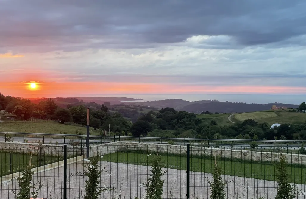 Alojamiento en Pesués Casa Las Flores del Mar 3