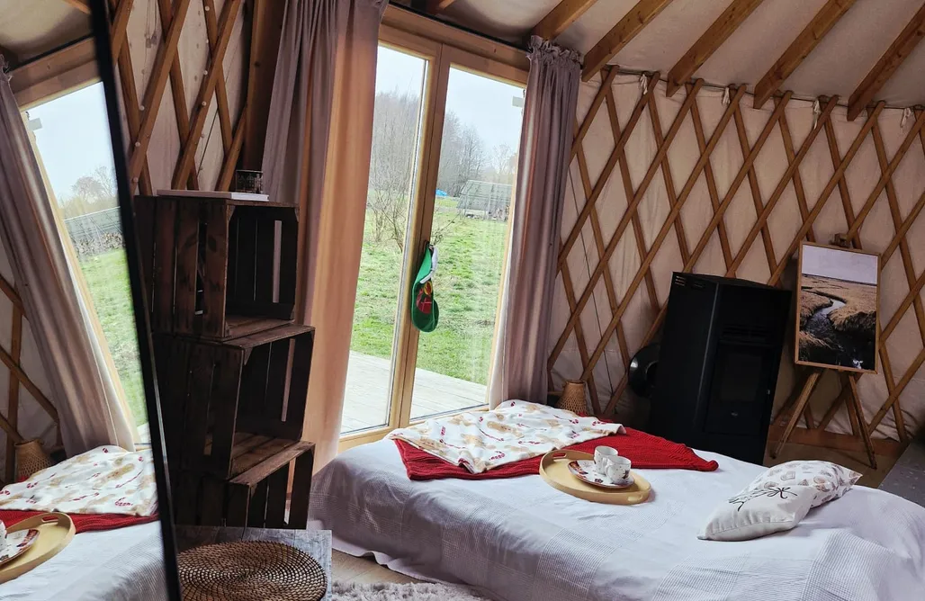 Alloggi AlohaCamp Jurta Hoya Glamping 5