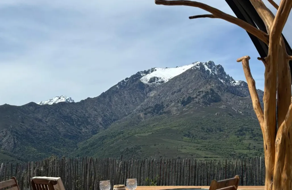 AlohaCamp accommodation Dôme étoilé avec bain de détente privatif  5