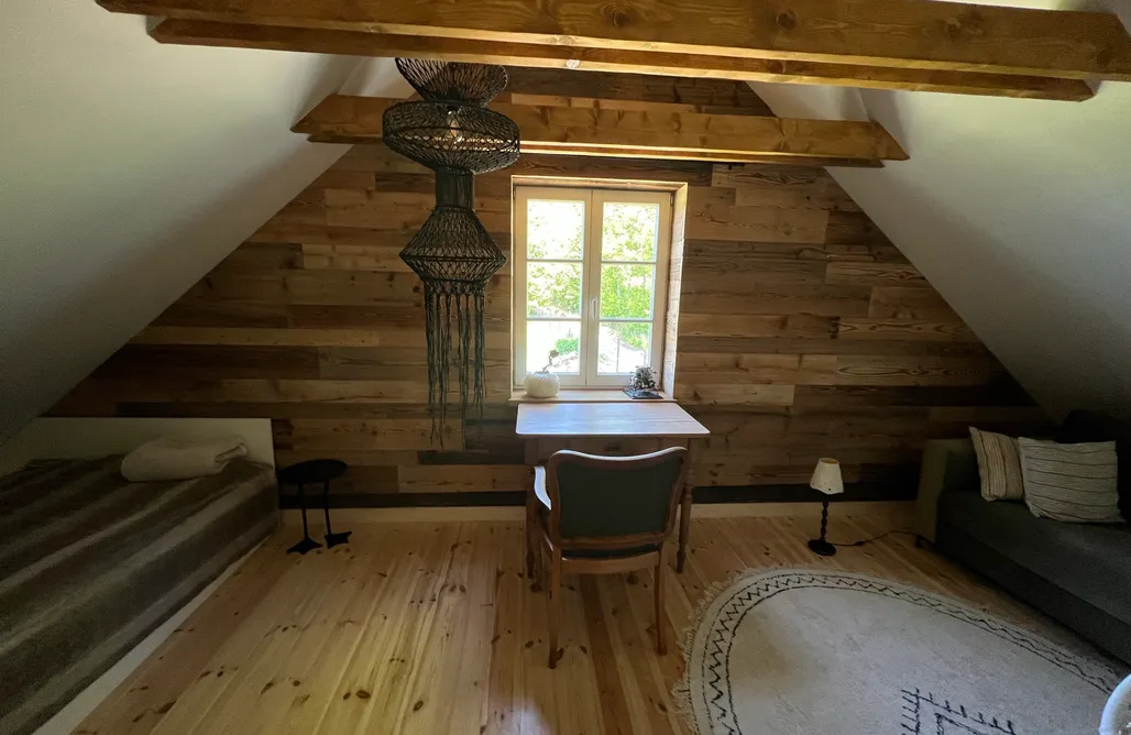 Andrychów noclegi 120 letnia Chata w Górach z Jacuzzi i Sauną 1