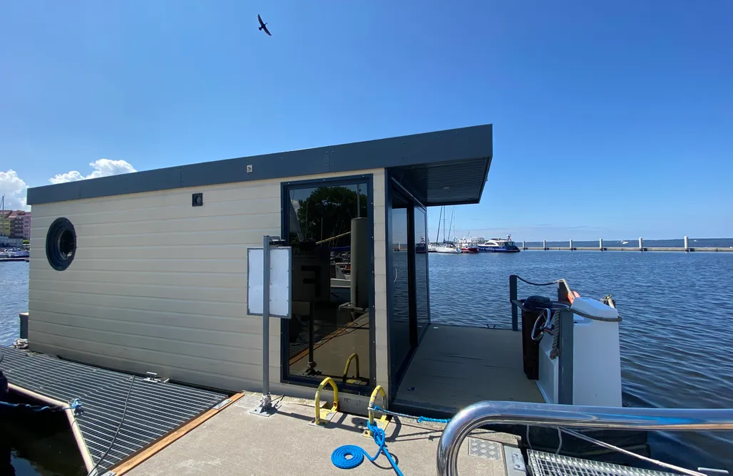 AlohaCamp Dom na wodzie Bugatti 2