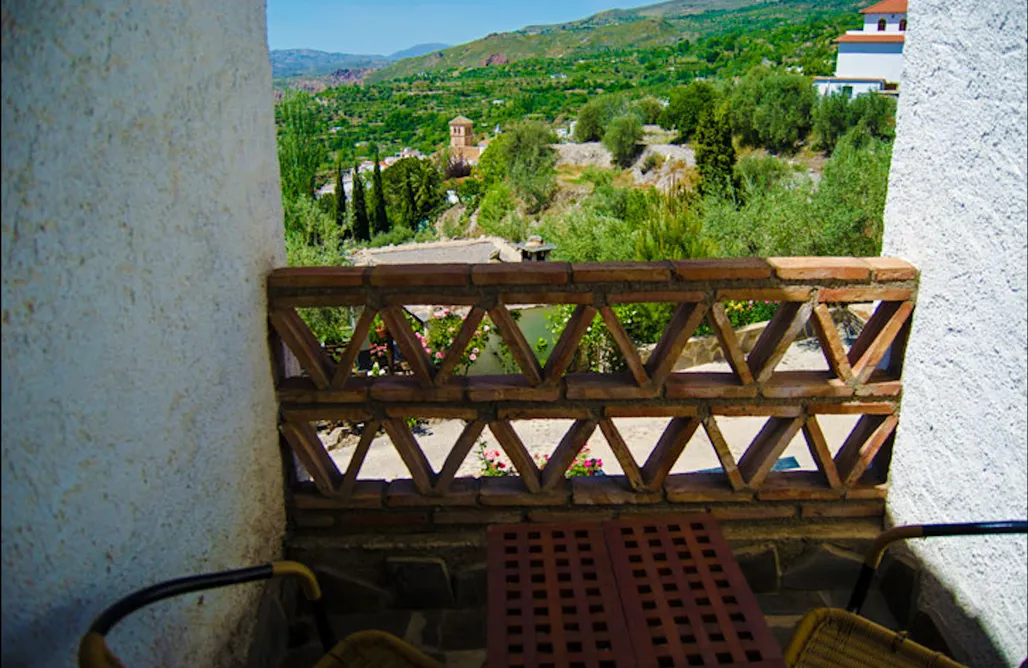 AlohaCamp Balcón de Válor: casa dúplex especial con terraza 1