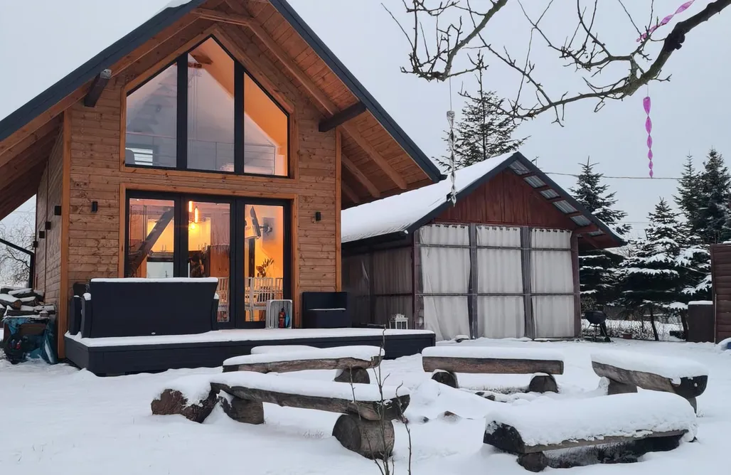 First Minute 2025 Studio Brzózka

 2