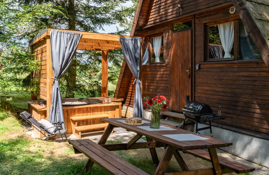 AlohaCamp Domek 6 osobowy- Prywatne Jacuzzi 1