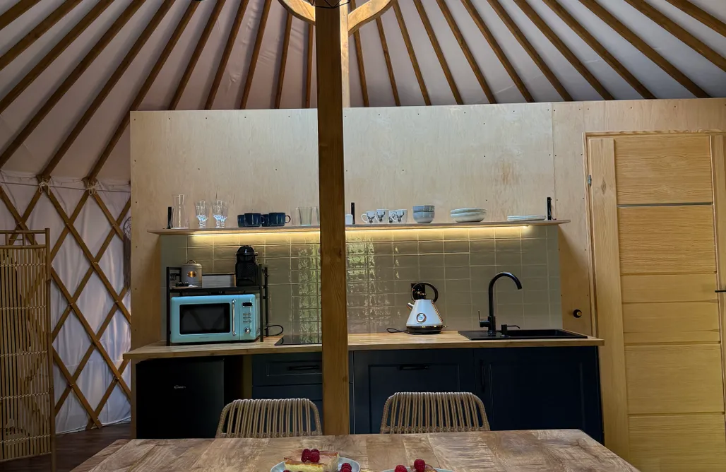 Piskornia noclegi Jurta nad Zegrzem 3