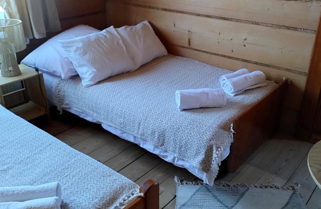 AlohaCamp Pokój trzyosobowy z prywatną łazienką na zewnątrz 2