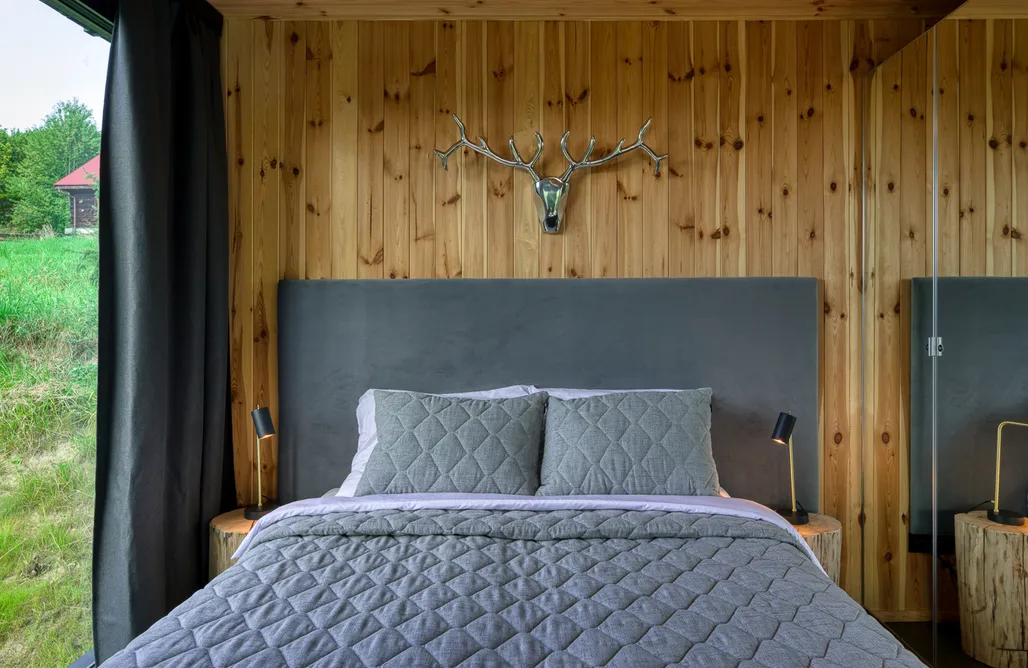 AlohaCamp Black Deer 2