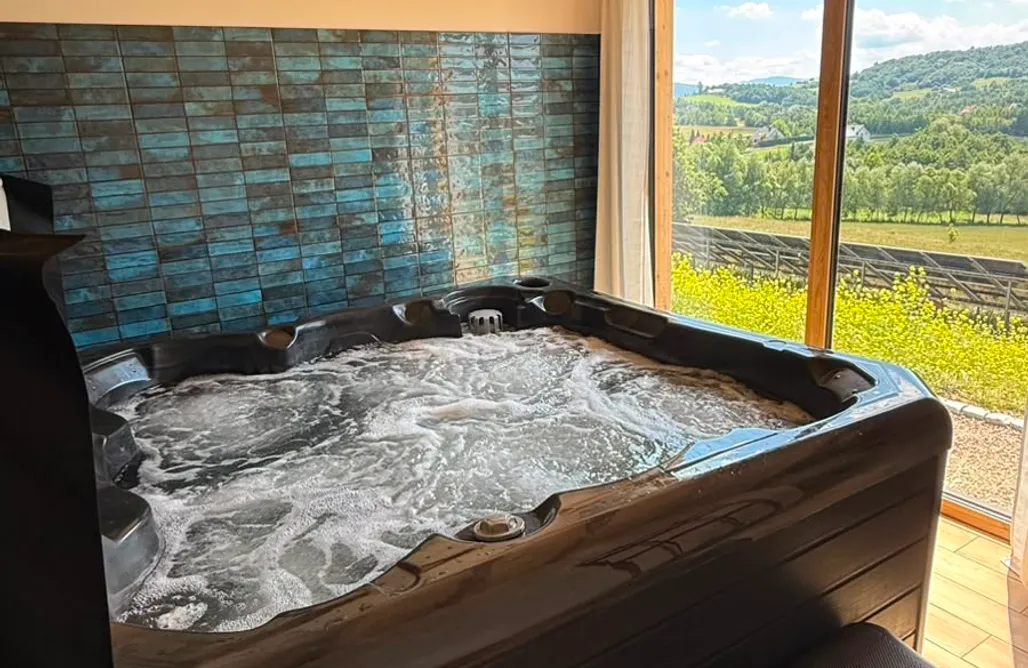 ubytovanie AlohaCamp Rogaty Domček - domček s jacuzzi, saunou a výhľadom na hory 4