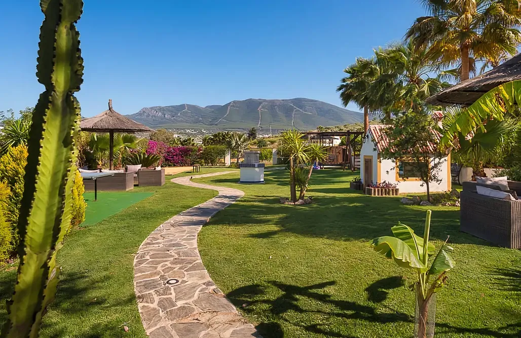 alojamientos AlohaCamp La Granja de Antonio: Yurta 1