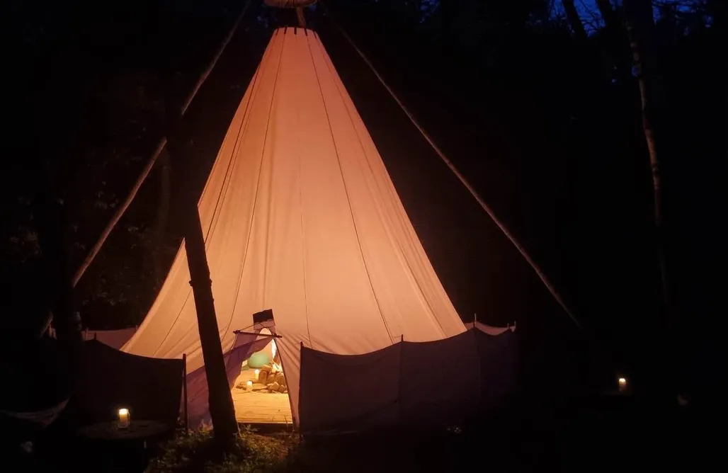 Fajne Wczasy EtnoWarmia - namiot tipi w wąwozie 3