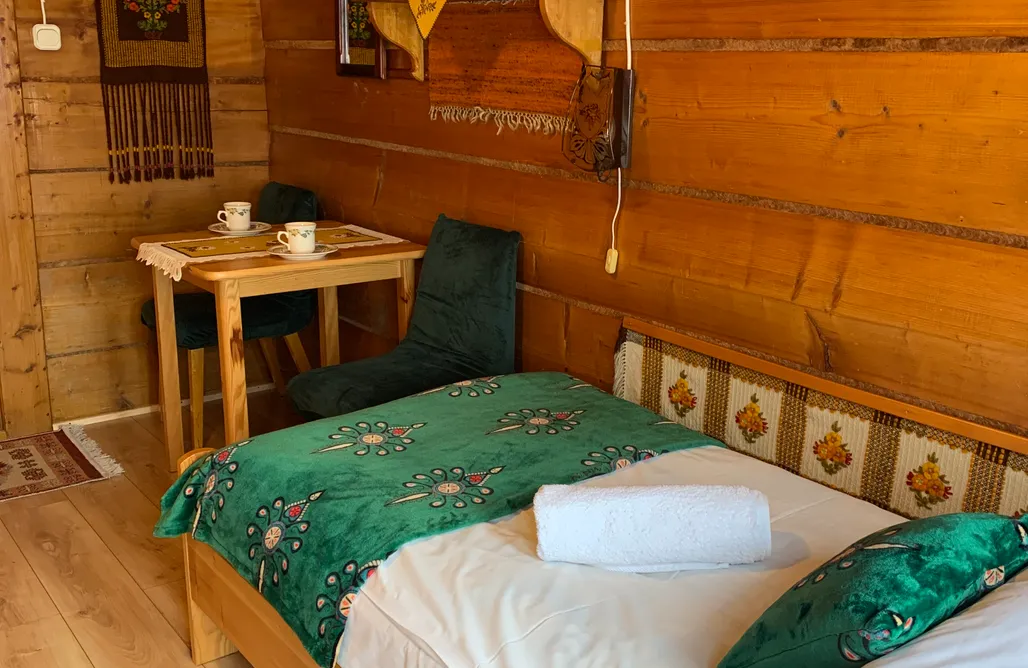 AlohaCamp Pokój 2 osobowy ze wspólną łazienka w korytarzu i balkonem 4