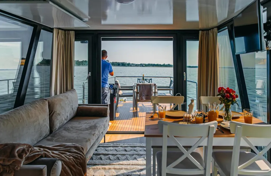 AlohaCamp Delfin - domek na wodzie 4