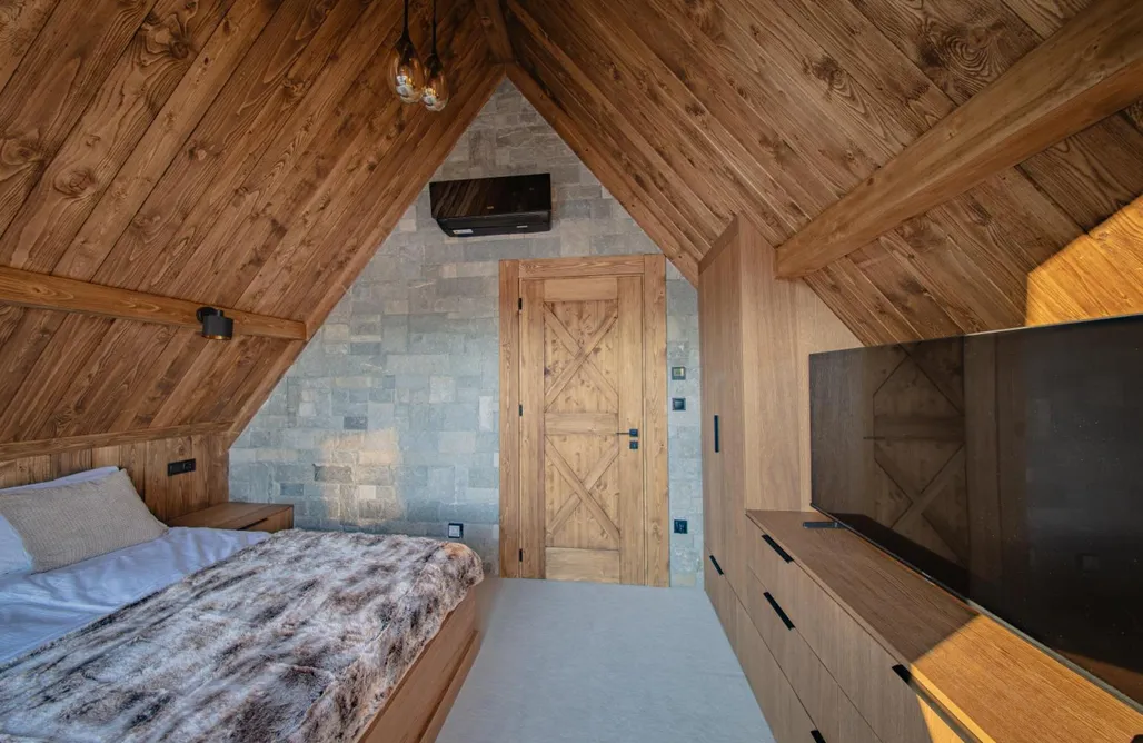 AlohaCamp BARN 2