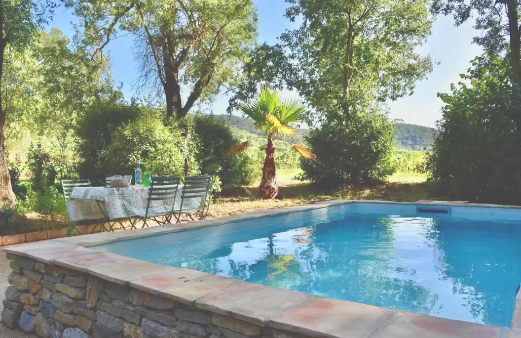 noclegi AlohaCamp Maison en pierre rénovée avec jardin et piscine privative chauffée 4