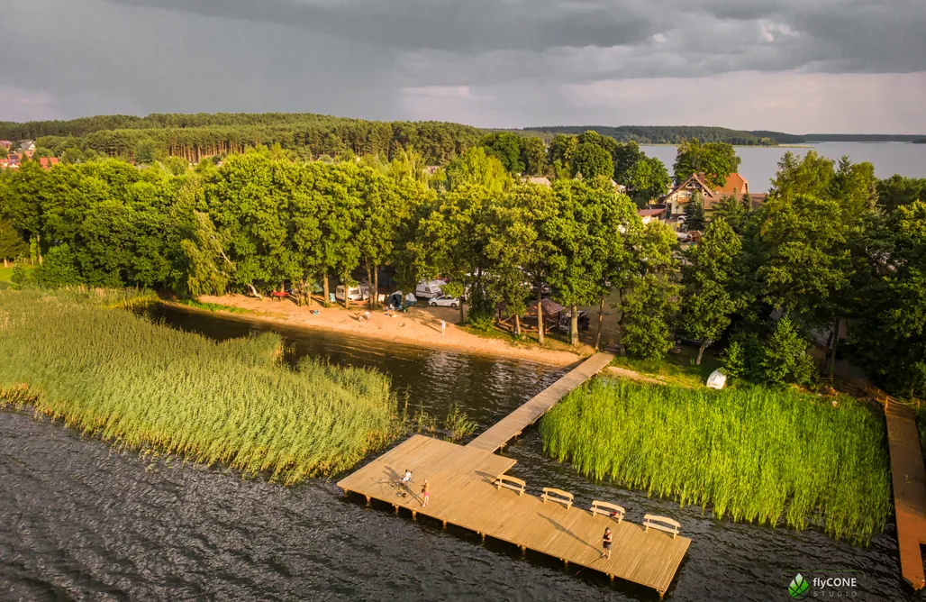 AlohaCamp Domek na wodzie 1