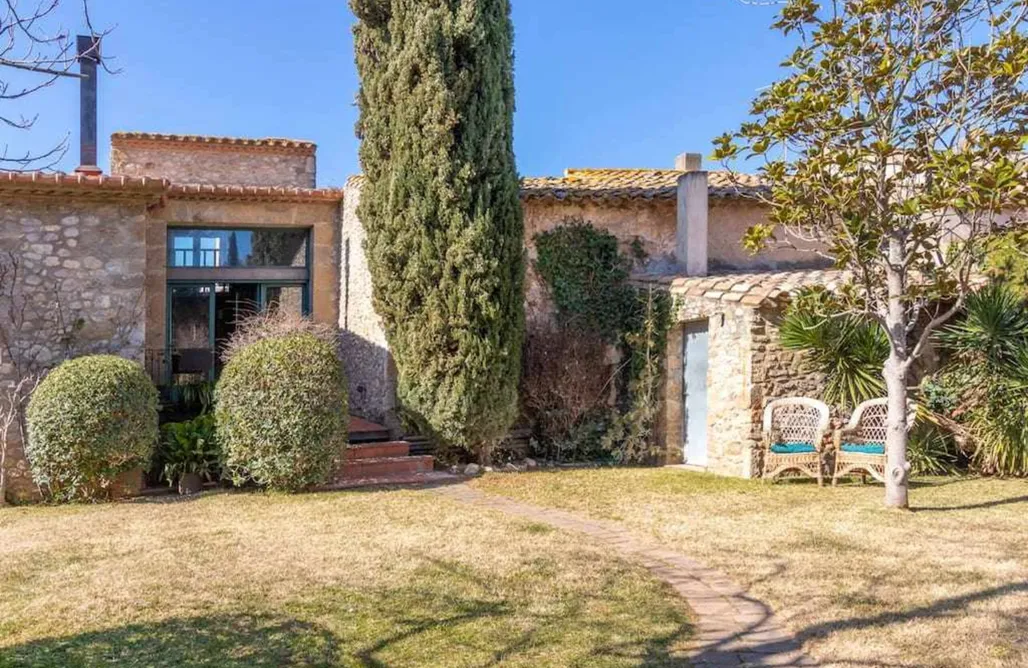 alojamientos AlohaCamp Gran casa de piedra en Alt Emporda 4