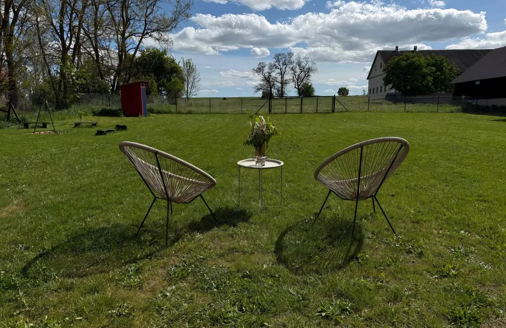 alojamientos AlohaCamp Siedlisko Stara Poczta Podlasie z jacuzzi i dużym ogrodem 4