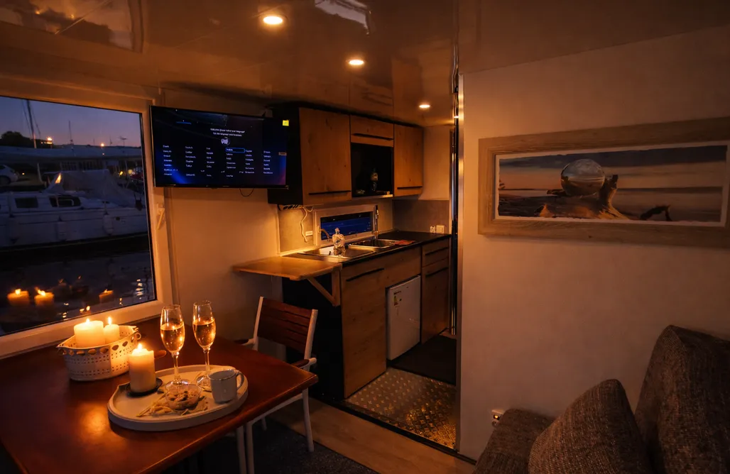 Unterkunft AlohaCamp ÖKO Budget HausbootMondschein 5