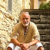 La Closerie des Arts - Piscine et Spa host La Closerie des Arts - Piscine et Spa